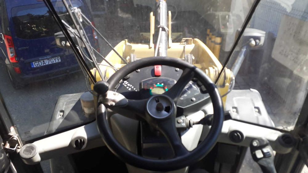 Ładowarka kołowa CAT 908H