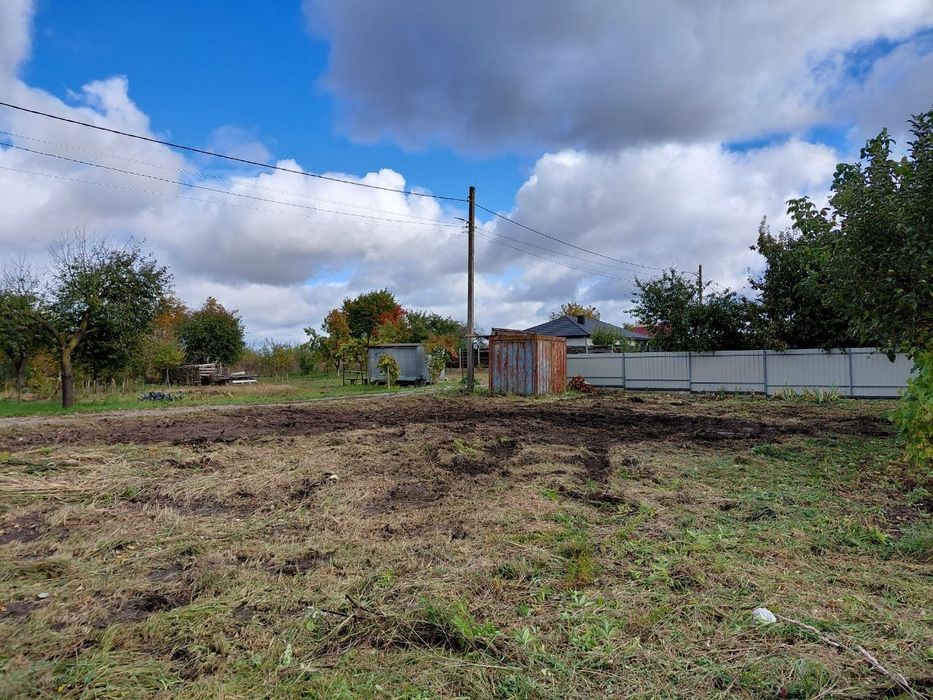 Перспективна ділянка на околиці міста!