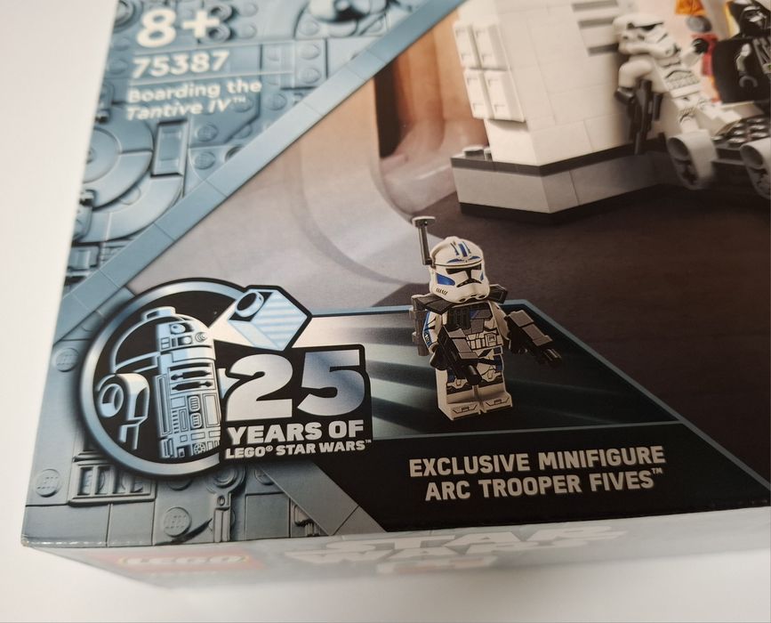 LEGO Star Wars 75387 Boarding the Tantive