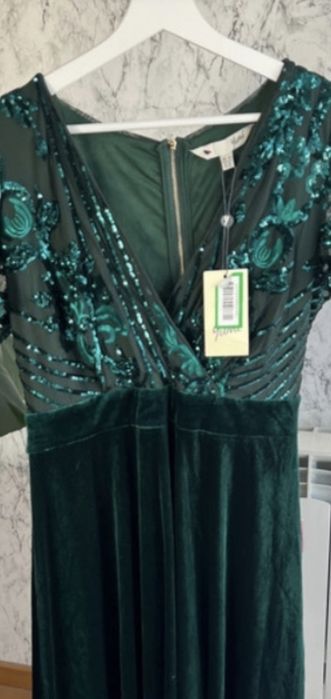 Śliczna sukienka rozmiar 42