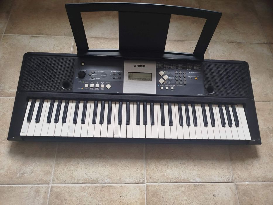 Keyboard Yamaha ypt230