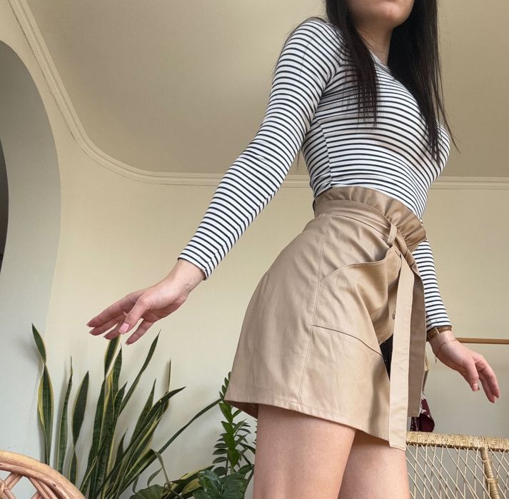 Шкіряна спідниця бежева