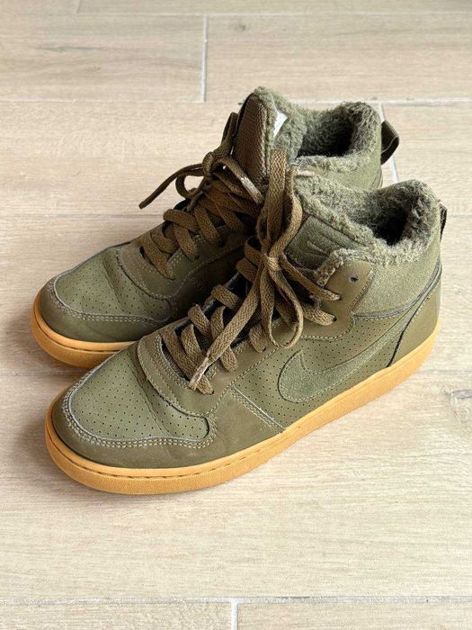 Byty NIKE zimowe