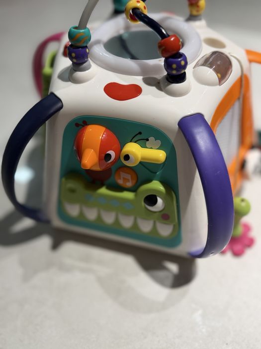 Бізі куб музичний