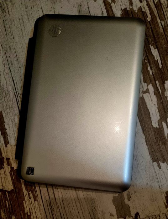 HP Mini 210 with charger64739764260609123