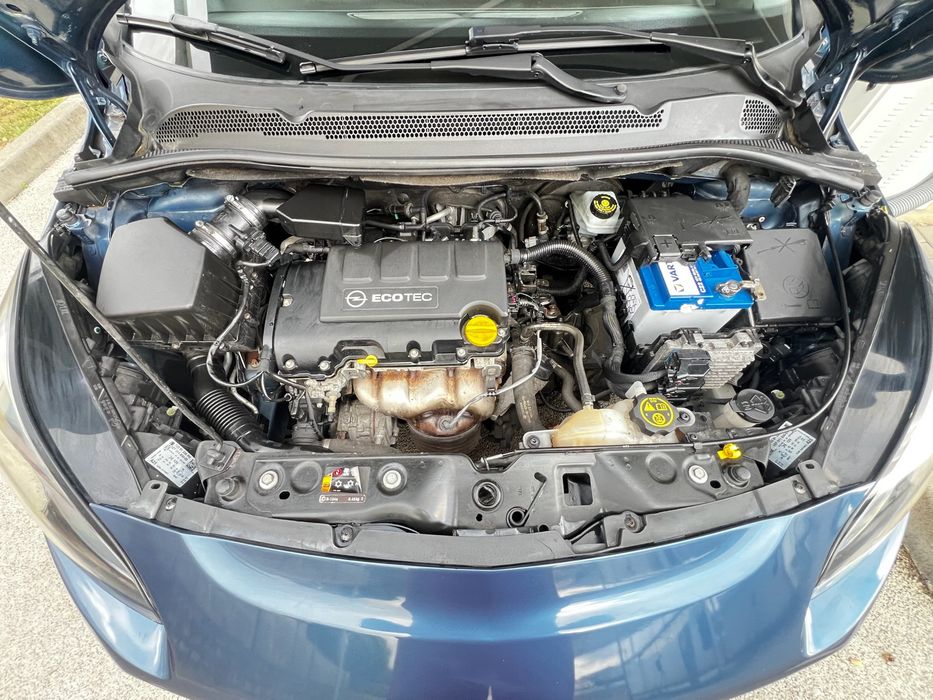 Corsa E Hatchback 1.2 com 110 mil Km como novo