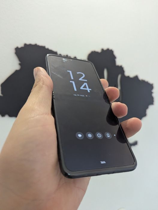 Moto razr 2023 plus 256gb.