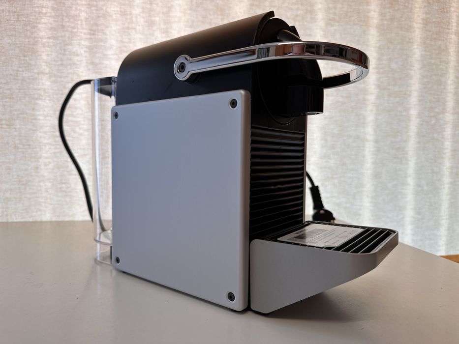 Máquina Nespresso usada, com garantia de 2 anos