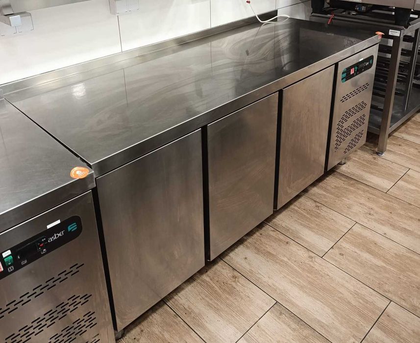 Stół nierdzewny mroźniczy z szufladami