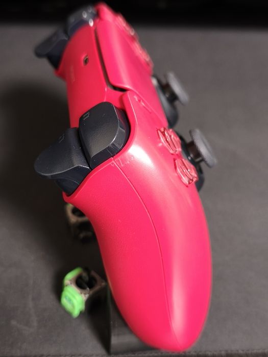 DualSense cosmic red com joysticks TMR Favor Union