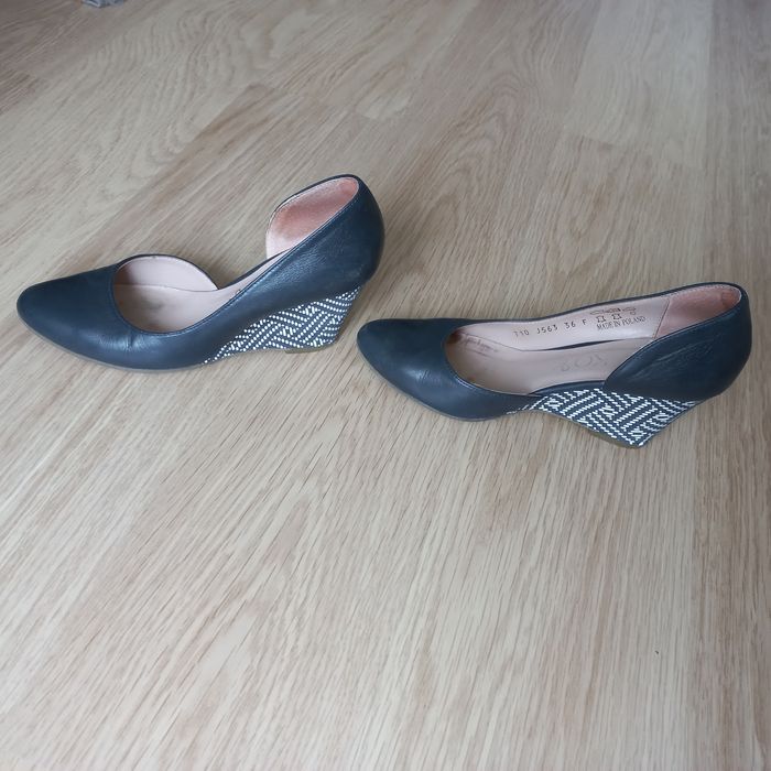 Buty damskie czółenka na koturni