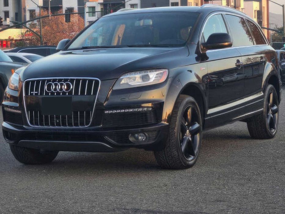 Audi Q7      2015