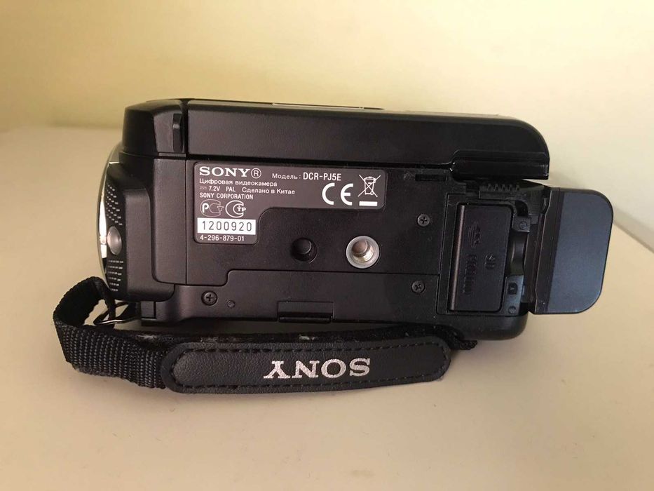 Цифровая видеокамера Sony HDR-PJ5