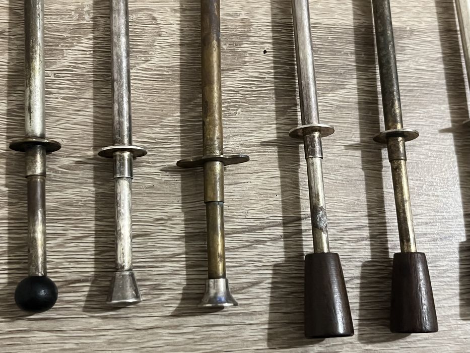 Sprężynowe widelczyki–  najprawdopodobniej srebrzony mosiądz