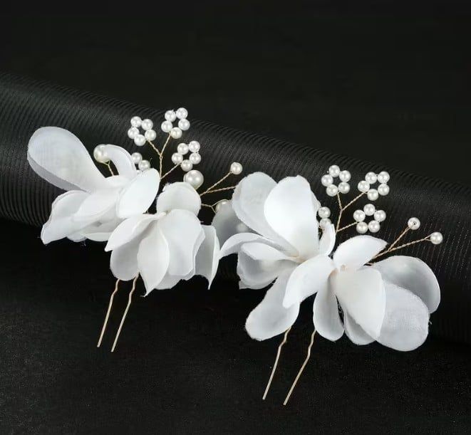 Spinki kwiaty białe do włosów koka ślub komunia