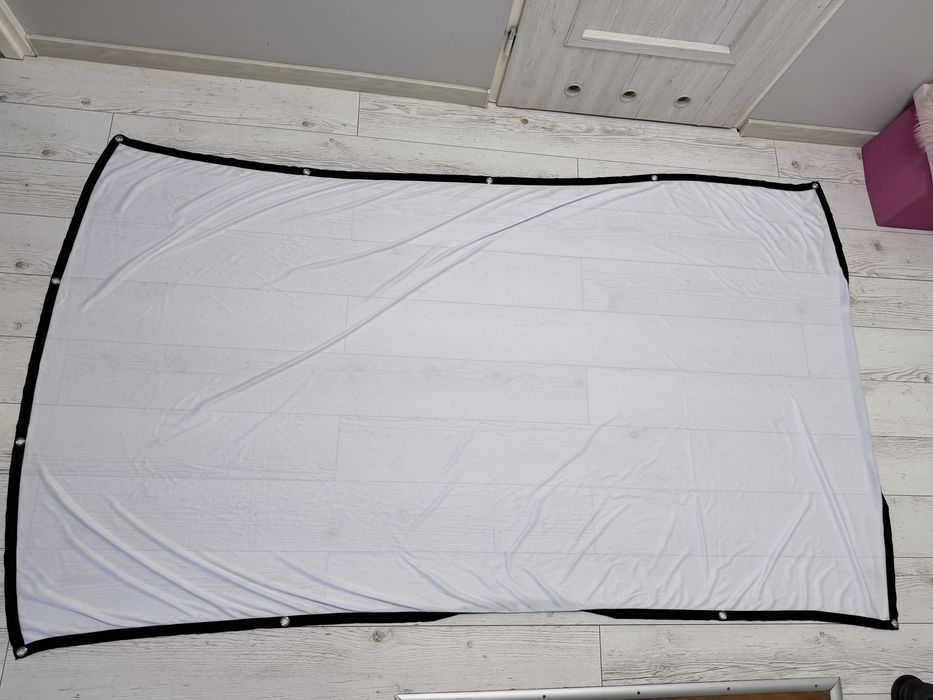 Składany ekran do projekrora