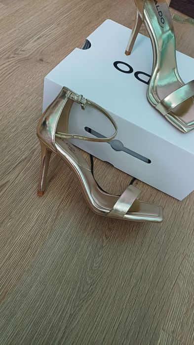 Szpilki Aldo 37, złote