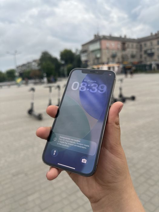 Продам iPhone 12 Pro состояние близко к идеалу