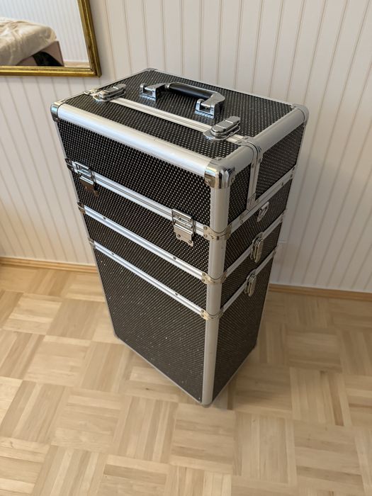 Duży kufer kuferek kosmetyczny na kółkach na kosmetyki XXL czarny