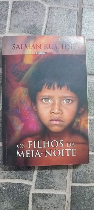 livro "Os Filhos da Meia-Noite" de Salman Rushdie