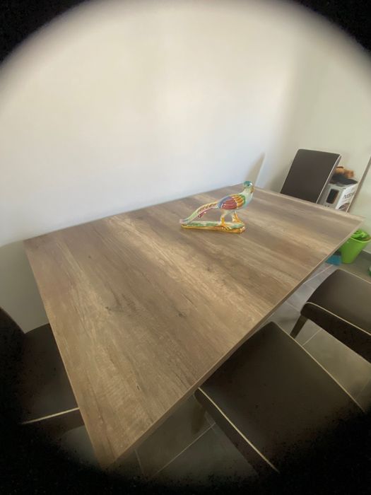 Mesa em madeira com 4 cadeiras