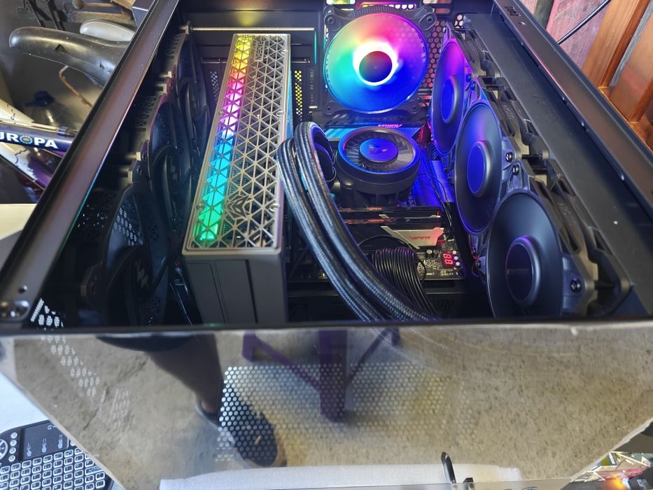 PC Intel i7 Ultra 265K / AMD 9070xt