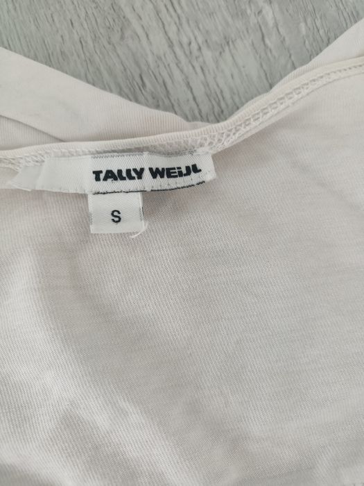 Krótki top na ramiączkach