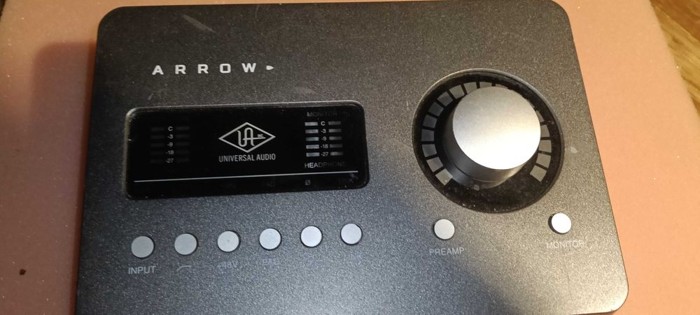 Universal Audio Arrow INTERFEJS - Karta Dźwiekowa