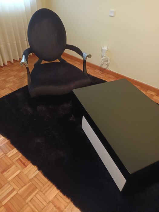 Moveis sala de estar e mesas de convivio com bancos