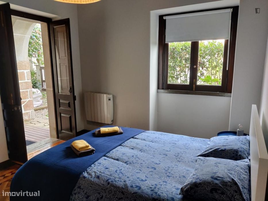 Quarto - localizado em Peniche