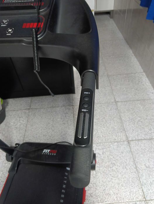 Vendo passadeira elétrica usada 3 vezes está nova