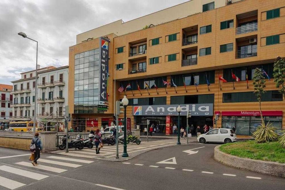 Alugo estacionamento Ed. Anadia Funchal