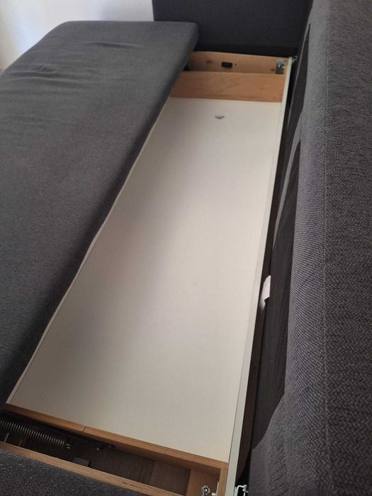 FRIHETEN sofá-cama 3 lugares HYLLIE cinzento escuro