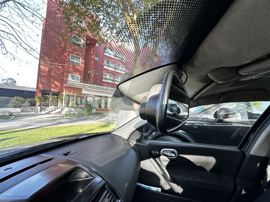 Espelho retrovisor com câmera frontal