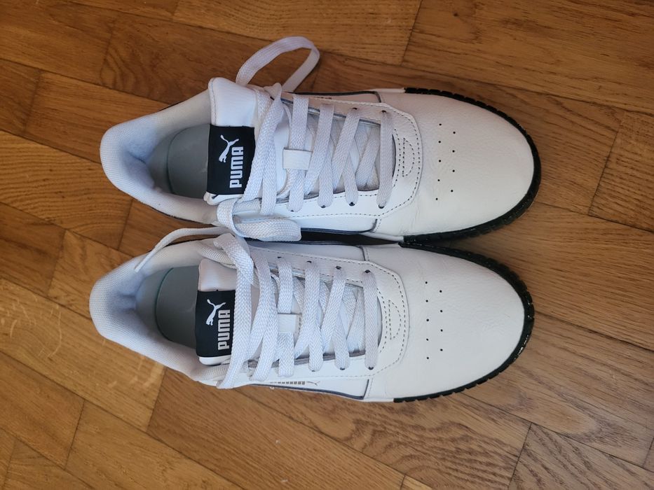Продам білі шкіряні кросівки Puma