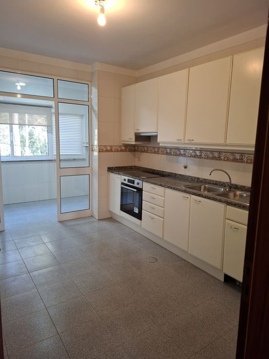 Apartamnto T2 , com lugar de garagem em Rio Tinto