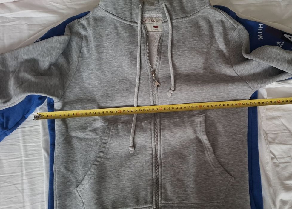 4 Bluzy sportowe rozm L unisex