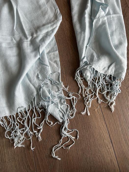 Szal  gładki z frędzlami