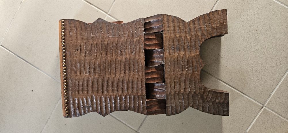 Banco de apoio de pés