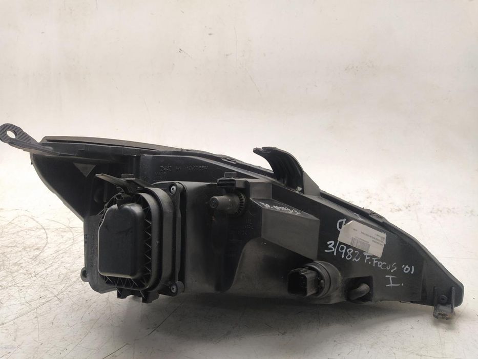 Farol Esquerdo Ford Focus