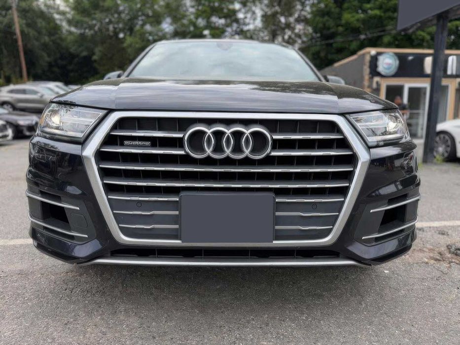 Audi Q7      2017