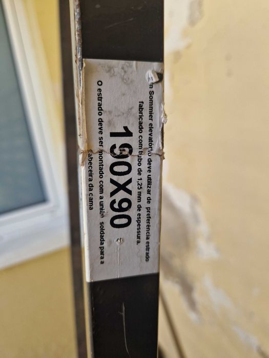 Vendo estrado usado