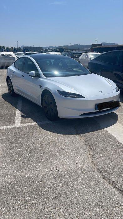 Motorista TVDE (m/f) Carro automático Tesla