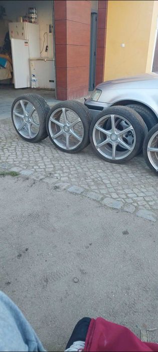 Vendo jantes 17 com pneus
