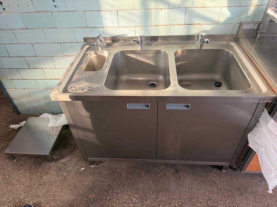 Zlew gastronomiczny 3 komorowy do rąk , i na akcesoria 120x70 zamykany