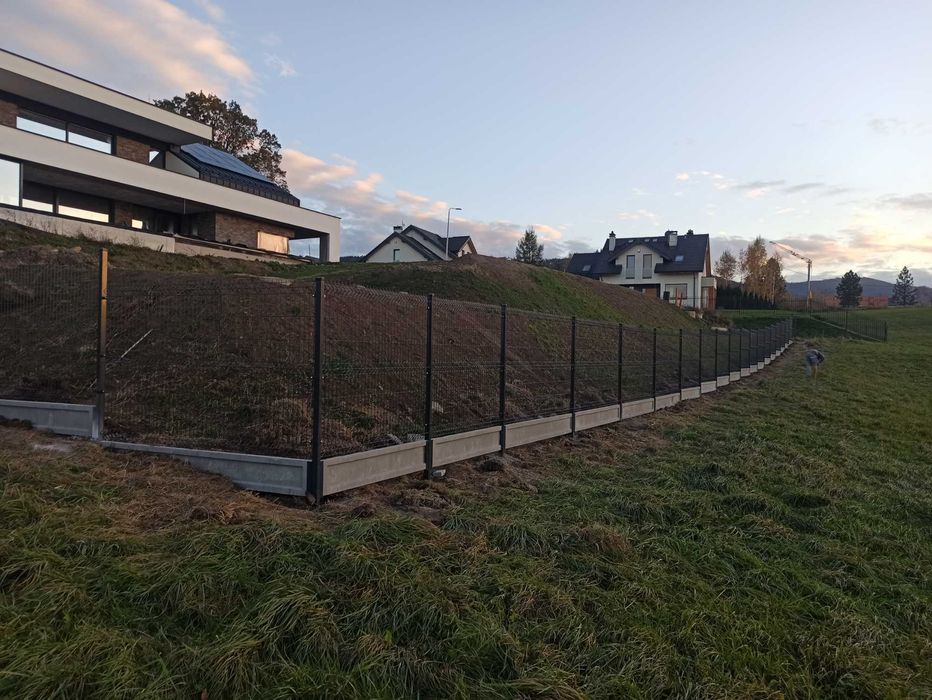 Montaż ogrodzeń bram i furtek (panelowe, siatka, betonowe)