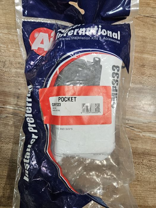 Suburban Tahoe Yukon карман замість рідного радіо