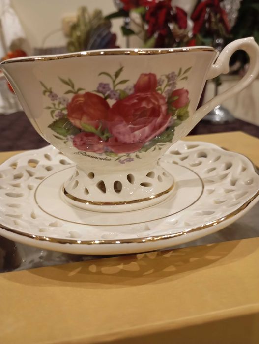 Filiżanki z ażurowymi spodeczkami 2+2 Veroni nowe