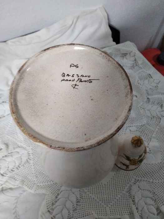 Hand-Painted Jug64552987957250122