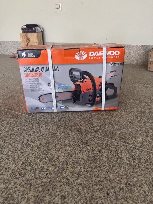 Moto serra daewoo nova em caixa